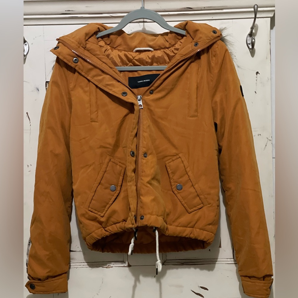 Vero Moda Quilted Orange Jacket XS NWOT Retails for 110.00